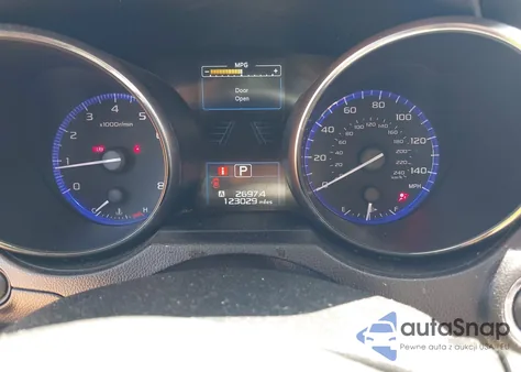 2016 Subaru Outback 2.5I Limited из США, поврежденный, VIN 4S4BSBNC1G3210161